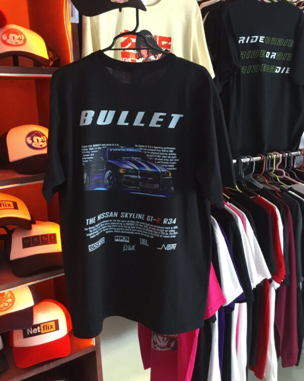 Playera negra cuello redondo con estampado de Bullet